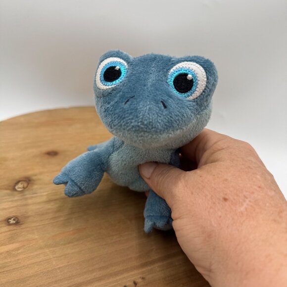 Disney FROZEN 2 II MOVIE *Bruni The Fire Spirit*  Stuffed Plush Salamander - Picture 1 of 10